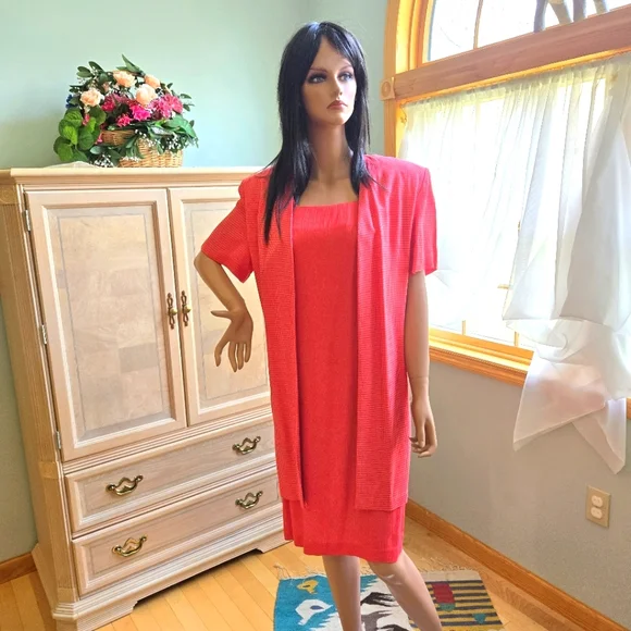Stylish 2-Piece Look by Virgo II, Light Red, Short Sleeves, Size 12 - Picture 1 of 8